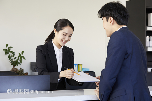 文件筆花盆銷售人員客戶咨詢韓語